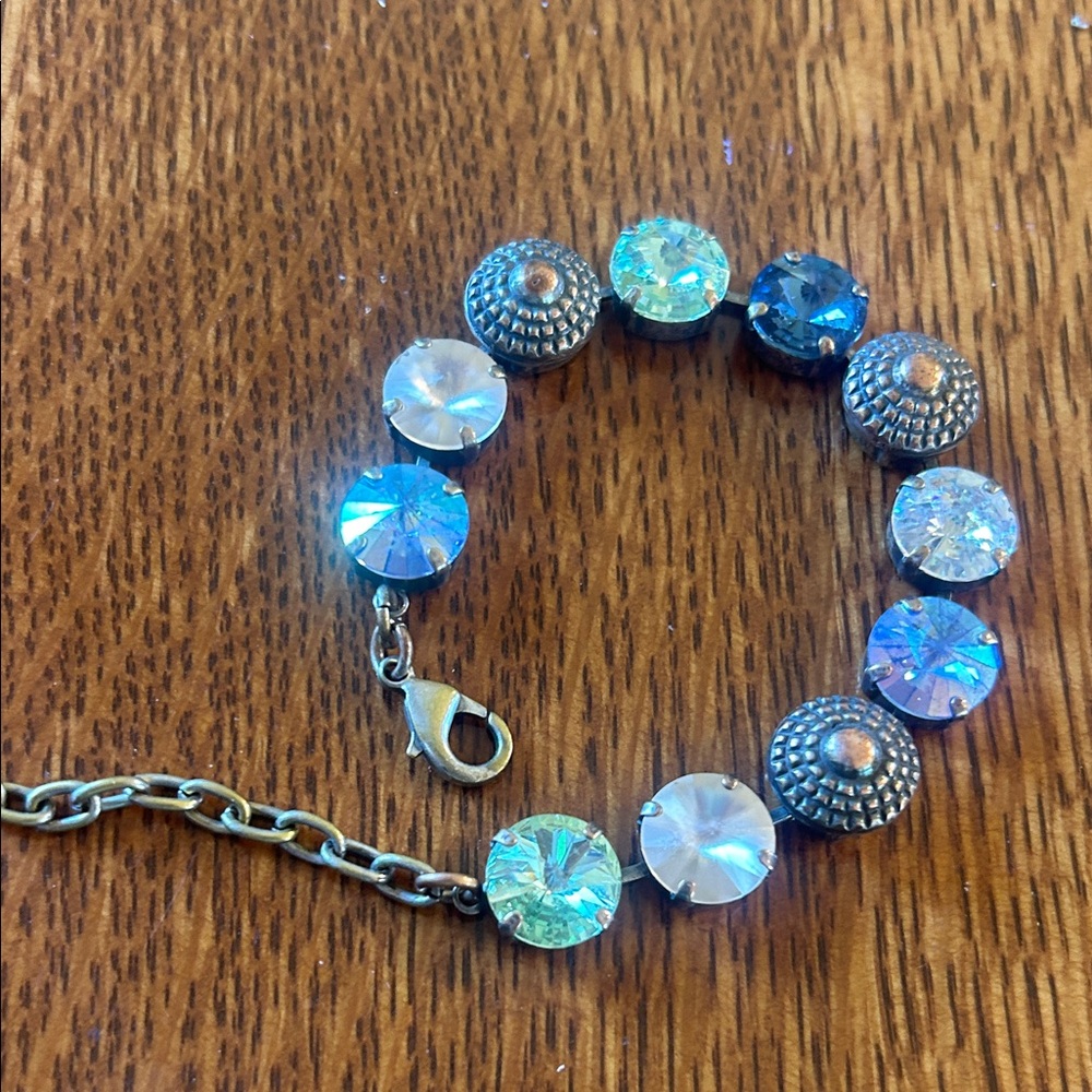Elegant Blue Crystal Bracelet - Picture 4 of 5